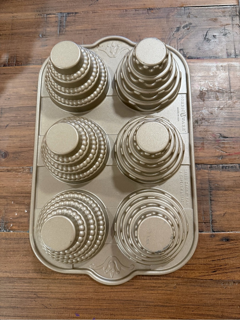 Nordic Ware Mini tiered cakelet pan